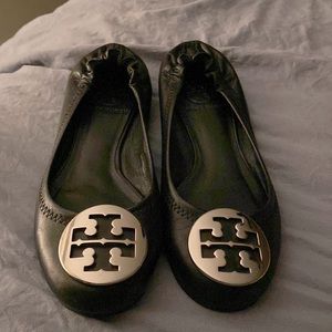 Tori Burch Minnie leather Flats, black with silver chrome- size 4/5.